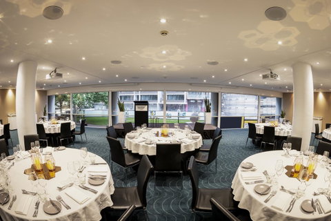 Novotel Sydney Darling Square - Airlie Beach Holiday 23