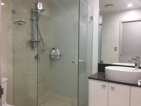 Specious Apartment With 2 Large Bedrooms - Airlie Beach Holiday 17