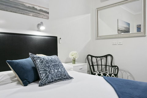 Airport Hotel Sydney - Airlie Beach Holiday 15