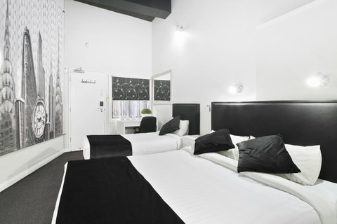 Airport Hotel Sydney - Airlie Beach Holiday 17