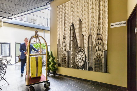 Airport Hotel Sydney - Airlie Beach Holiday 6
