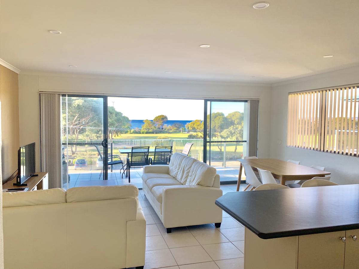 Merimbula NSW Airlie Beach Holiday