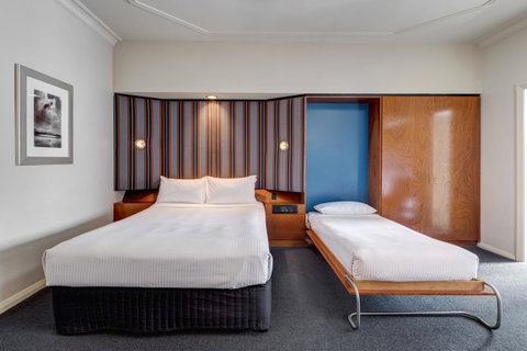 Regents Court Sydney - Airlie Beach Holiday 5