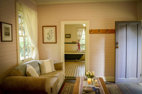 Arcadia - The Barn Cottage & Rosehill Cottage - Airlie Beach Holiday 20