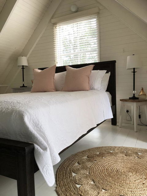 Arcadia - The Barn Cottage & Rosehill Cottage - Airlie Beach Holiday 5