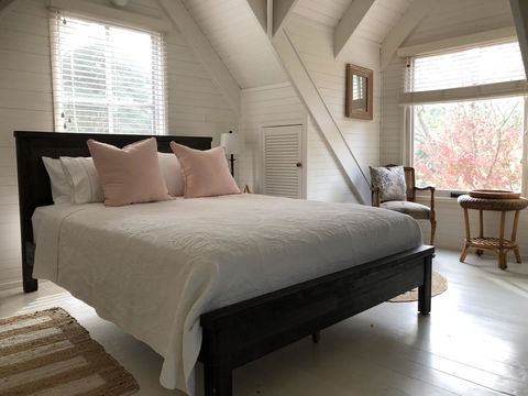 Arcadia - The Barn Cottage & Rosehill Cottage - Airlie Beach Holiday 6