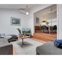 Spacious cottage with views 10 mins from the city - Airlie Beach Holiday