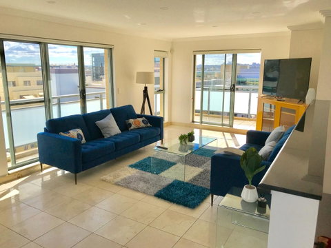 Liv Arena Apartments Darling Harbour - Airlie Beach Holiday 17