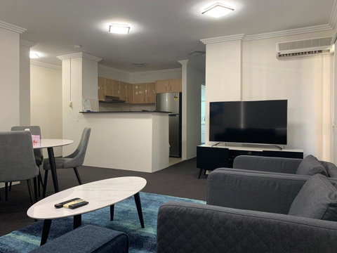 Liv Arena Apartments Darling Harbour - Airlie Beach Holiday 6