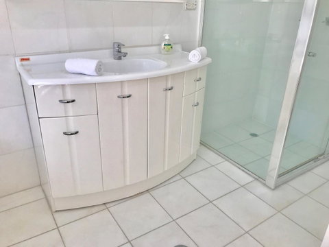 Liv Arena Apartments Darling Harbour - Airlie Beach Holiday 26