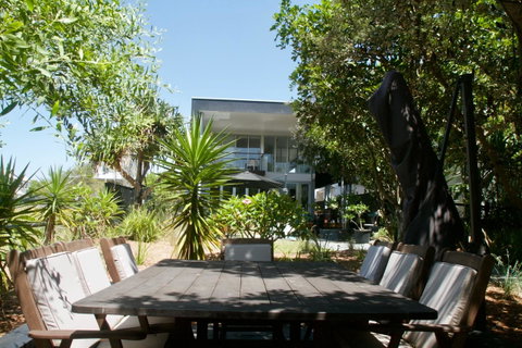 Casuarina Beachfront House - Hostie Properties - Airlie Beach Holiday 14