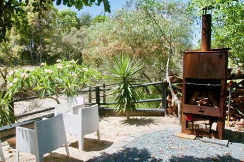Casuarina Beachfront House - Hostie Properties - Airlie Beach Holiday 15