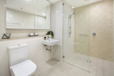 Orange Stay Apartments Potts Point - Airlie Beach Holiday 9