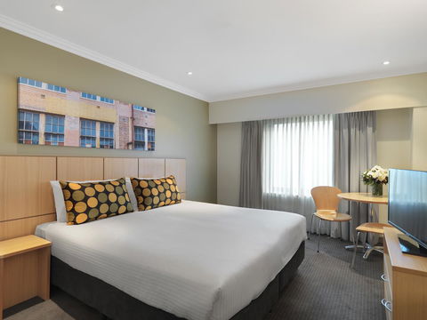 Ibis Styles Sydney Central - Airlie Beach Holiday 1