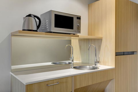 Ibis Styles Sydney Central - Airlie Beach Holiday 11
