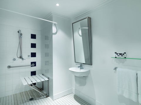 Ibis Styles Sydney Central - Airlie Beach Holiday 25