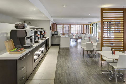 Ibis Styles Sydney Central - Airlie Beach Holiday 6