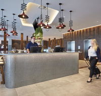 Holiday Inn Express Newcastle - Airlie Beach Holiday