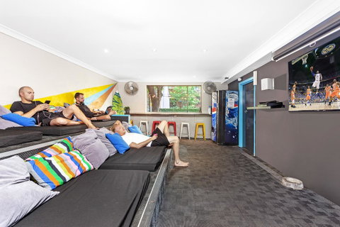 Summer House Kings Cross - Airlie Beach Holiday 9