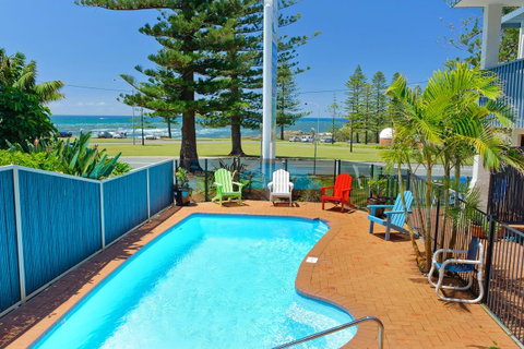 Beach House Holiday Apartments - Airlie Beach Holiday 0