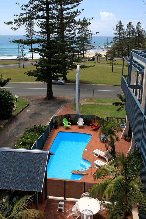 Beach House Holiday Apartments - Airlie Beach Holiday 1