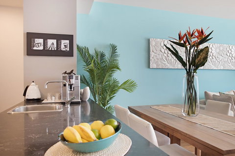 Arena Luxury Beachfront Apartment - Airlie Beach Holiday 16