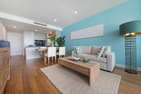 Arena Luxury Beachfront Apartment - Airlie Beach Holiday 41