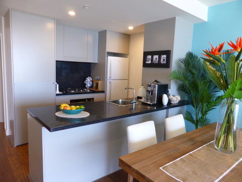 Arena Luxury Beachfront Apartment - Airlie Beach Holiday 17