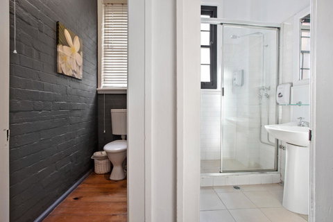 Sydney Harbour Bed And Breakfast - Airlie Beach Holiday 4