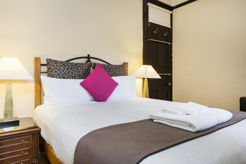 Sydney Harbour Bed And Breakfast - Airlie Beach Holiday 11