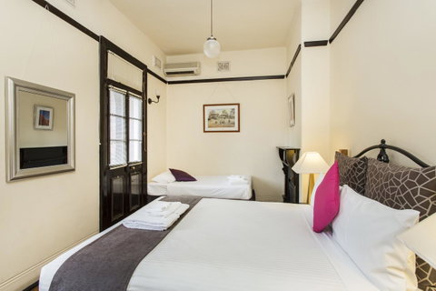 Sydney Harbour Bed And Breakfast - Airlie Beach Holiday 14