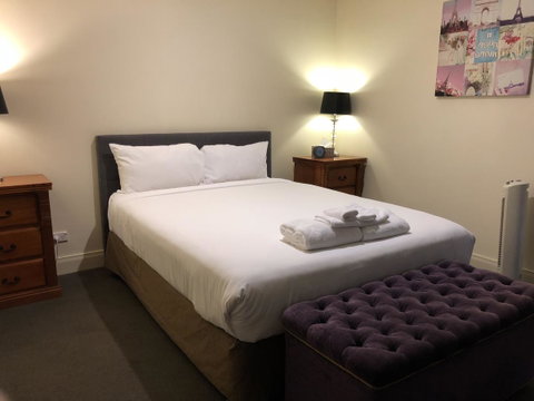 Sydney Harbour Bed And Breakfast - Airlie Beach Holiday 28