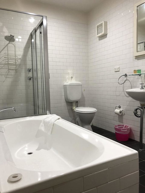 Sydney Harbour Bed And Breakfast - Airlie Beach Holiday 31