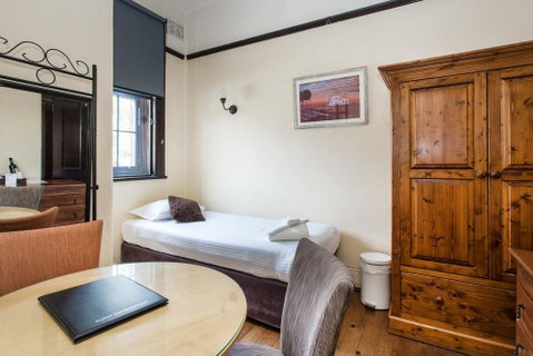 Sydney Harbour Bed And Breakfast - Airlie Beach Holiday 19