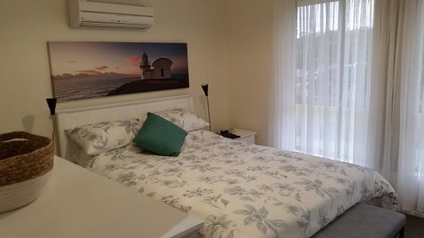 Twin Palms Holiday House At Lighthouse - Airlie Beach Holiday 1