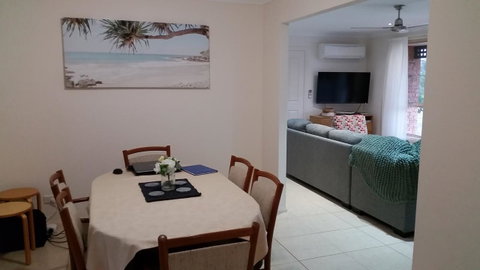 Twin Palms Holiday House At Lighthouse - Airlie Beach Holiday 2