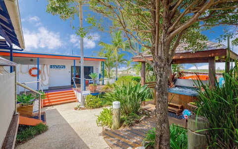 Coast Yamba - Adults Only - Airlie Beach Holiday 4