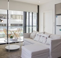 Cozy apartment with harbour bridge view in Bondi - Airlie Beach Holiday