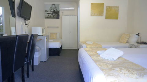 Highway Motor Inn Taree - Airlie Beach Holiday 2