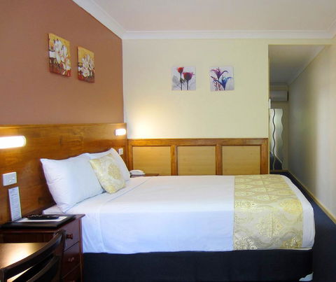 Highway Motor Inn Taree - Airlie Beach Holiday 0