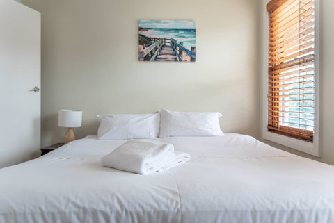 2 Bed House + Loft In Pyrmont - Airlie Beach Holiday 13