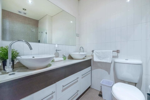 2 Bed House + Loft In Pyrmont - Airlie Beach Holiday 14
