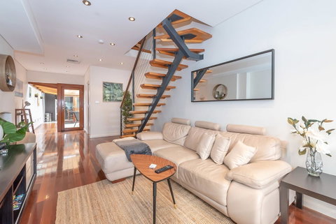2 Bed House + Loft In Pyrmont - Airlie Beach Holiday 19