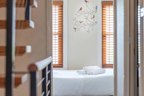2 Bed House + Loft In Pyrmont - Airlie Beach Holiday 12