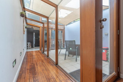 2 Bed House + Loft In Pyrmont - Airlie Beach Holiday 5