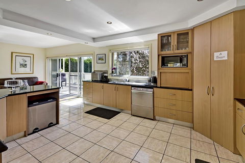 Bundanoon Lodge - Airlie Beach Holiday 28