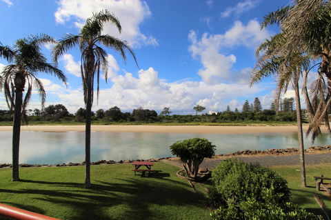Beachfront 3, 25 Willow Street - Airlie Beach Holiday 7
