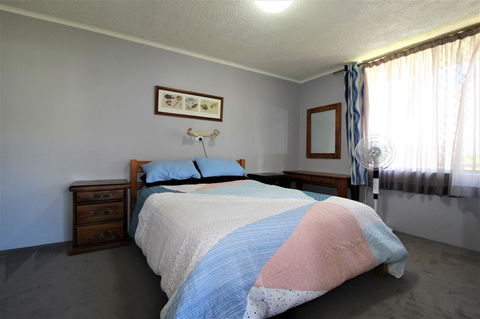Beachfront 3, 25 Willow Street - Airlie Beach Holiday 9
