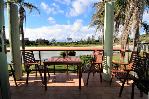 Beachfront 3, 25 Willow Street - Airlie Beach Holiday 4