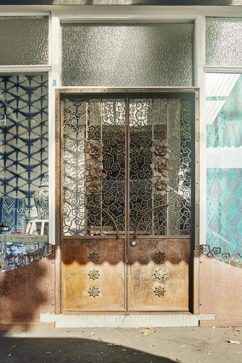 Stunning Flourish ON Bull - Airlie Beach Holiday 17